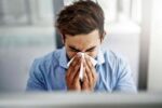 موقع عطسه هرگز این اشتباه مرگبار را نکنید