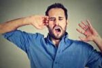 علت خمیازه کشیدن زیاد چیست؟