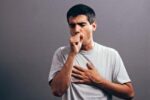 تداوم سرفه بیشتر از ۲ هفته را جدی بگیرید