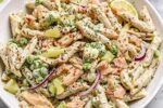 طرز تهیه سالاد ماکارانی با تن ماهی+فیلم